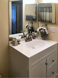 CLICK on picture to enlarge. Command Key F11 makes it even bigger. With the large picture a SLIDE SHOW is automatically activated. To go BACK and FORTH click on the LEFT or RIGHT side of the big picture. To finish the SLIDE SHOW click in the darkened area or on (x).