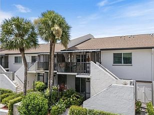 Mit einem KLICK aufs Bild vergrössert es sich. Mit F11 macht man es noch grösser. Mit dem grossen Bild wird gleichzeitig eine SLIDE-SHOW zur Verfügung gestellt. Es geht VOR oder ZURÜCK in dem man RECHTS oder LINKS auf das grosse Bild klickt. Beendet wird die Gross-Darstellung durch KLICK in den abgedunkelten Bereich oder auf (x).